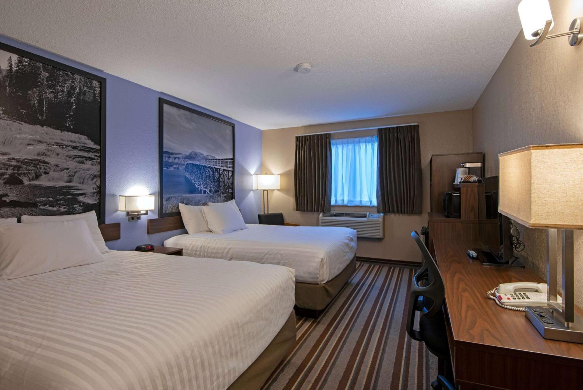 Hotel Super 8 By Wyndham Kamloops On The Hill Exterior foto