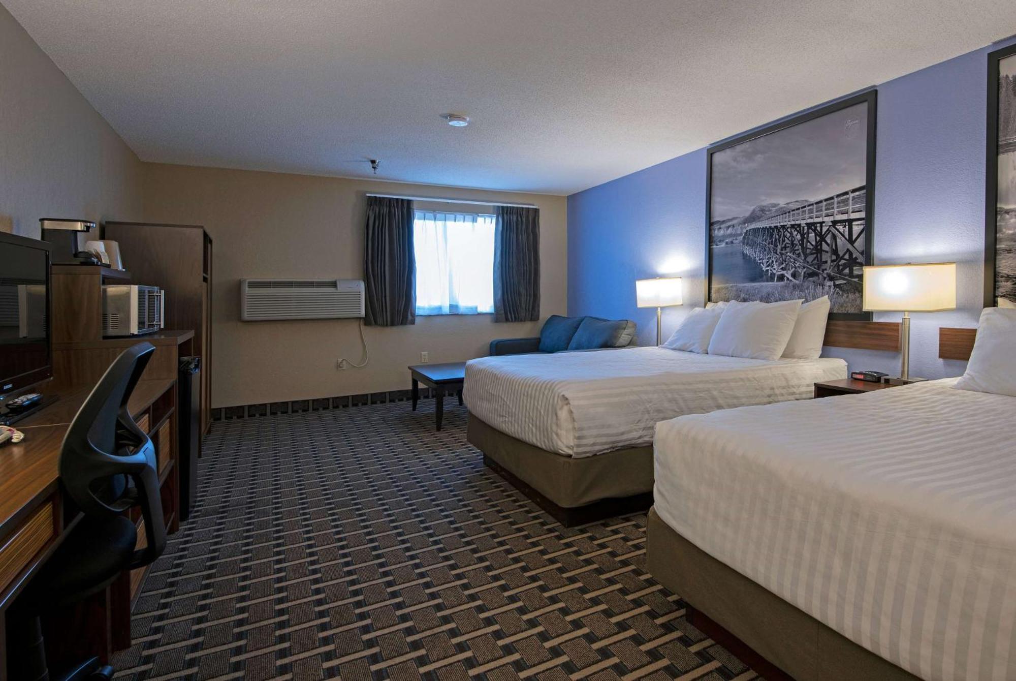 Hotel Super 8 By Wyndham Kamloops On The Hill Exterior foto